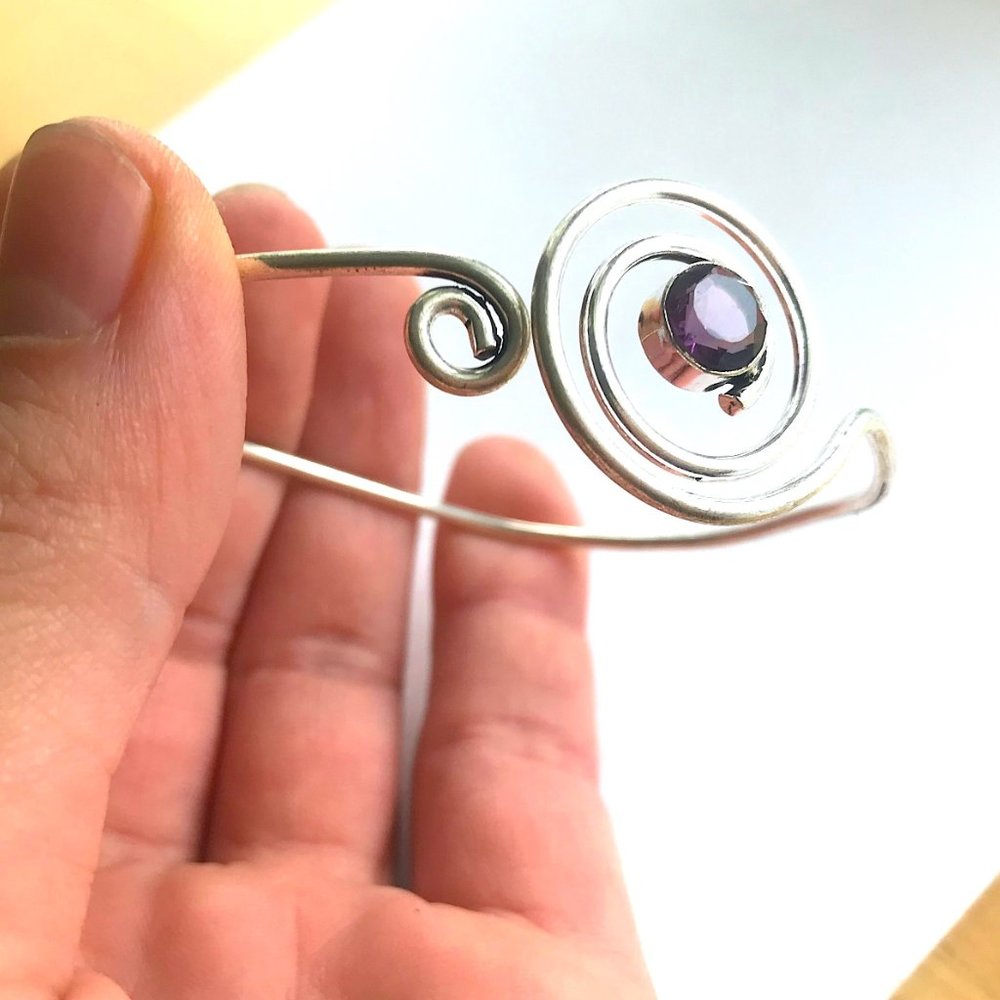 Unique wire cuff bracelet, Silver Swirl with Purple - Picture 3 of 12